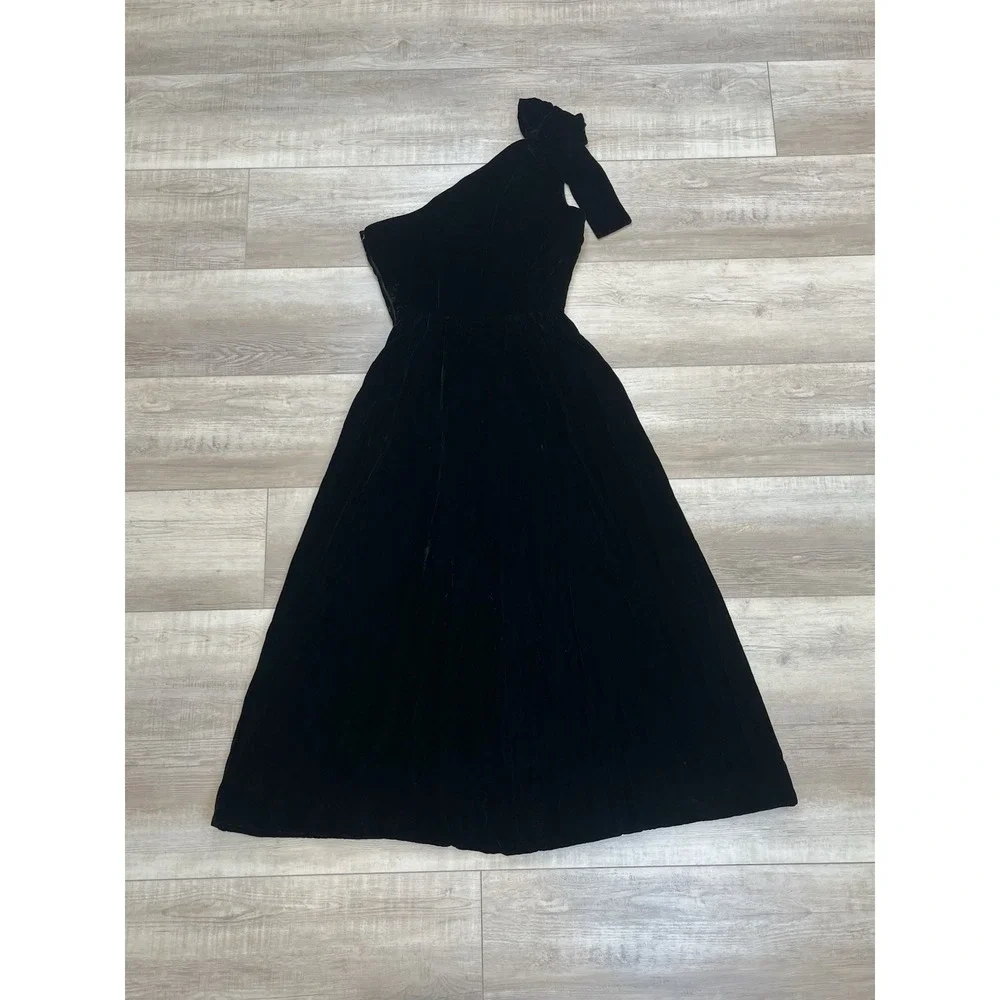 Victor Costa Vtg Black Velvet One Shoulder Gown Shoulder Bow Sz S/M? Whimseygoth